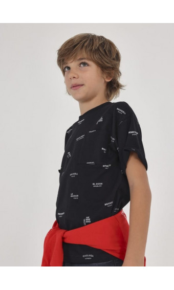 CAMISETA NEGRA ESTAMPADA