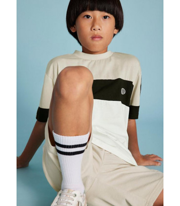 CONJUNTO BERMUDA Y CAMISETA BANDAS