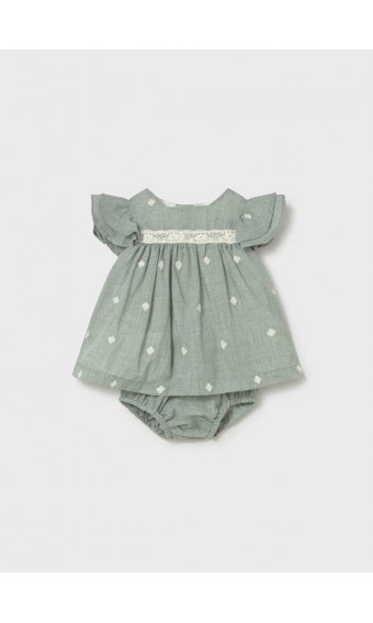 VESTIDO VERDE BORDADO CON CUBREPAÑAL